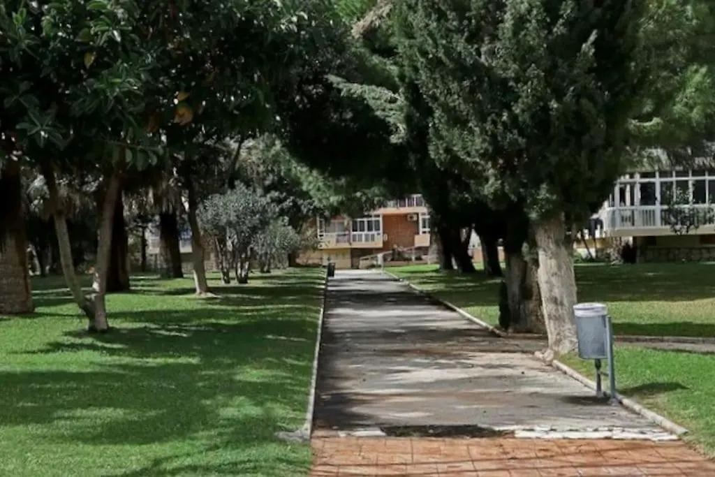 Acogedor Estudio, Piscina Y Vista Mar, 贝纳尔马德纳 公寓